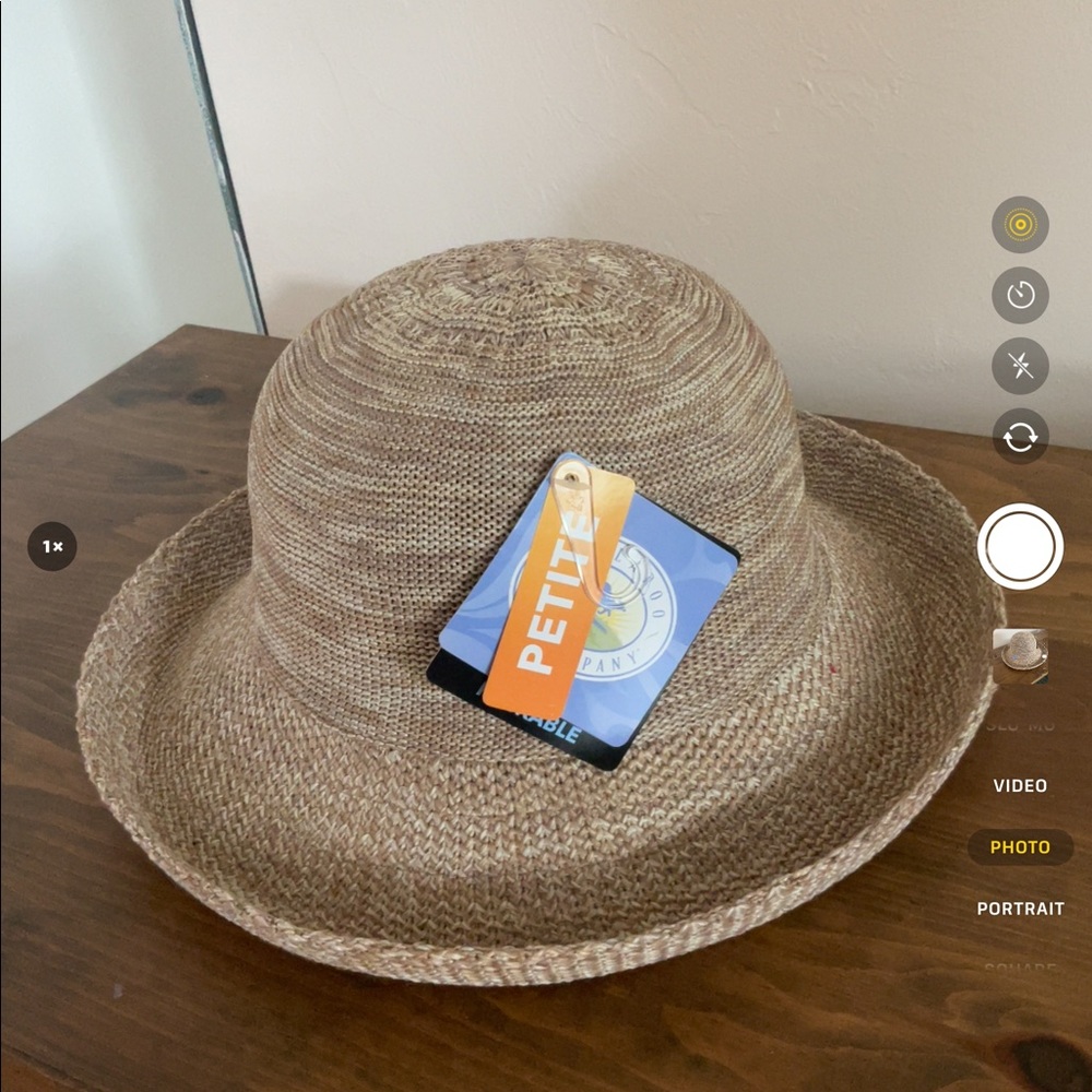 NWT Wallaroo Petit Victoria Sun Hat.